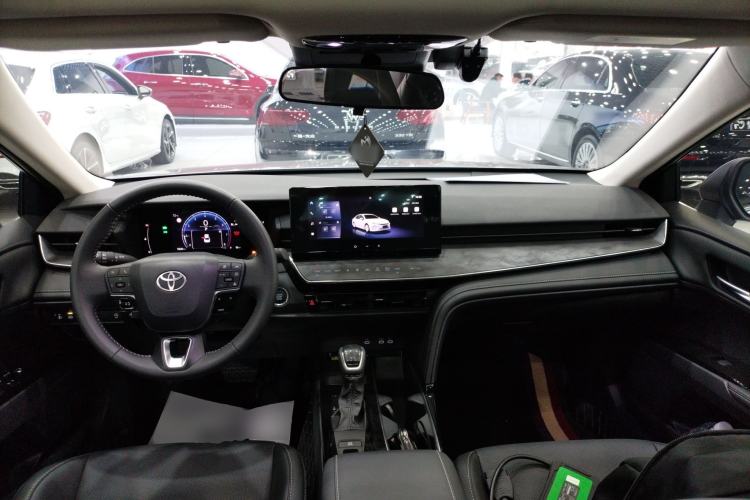 Used Toyota Camry 2024 2.0 GVP Luxury Edition Center Console