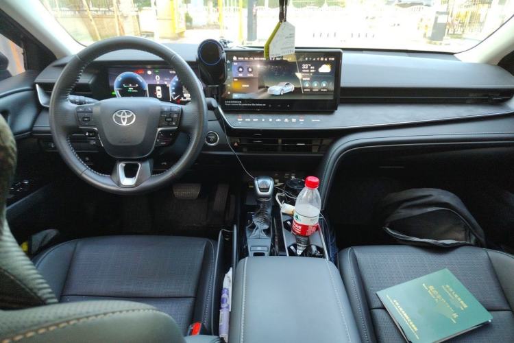 Used Toyota Camry 2024 Dual-Motor 2.0 HG Premium Edition Center Console