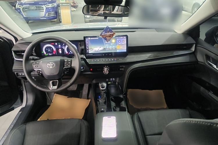 Used Toyota Camry 2024 Dual-Motor 2.0 HG Premium Edition Center Console