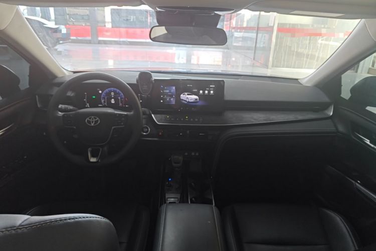 Used Toyota Camry 2024 2.0E Elite Edition Center Console