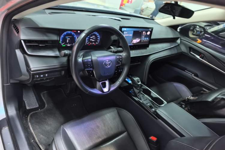 Used Toyota Camry 2024 Dual-Motor 2.0 HG Premium Edition Center Console