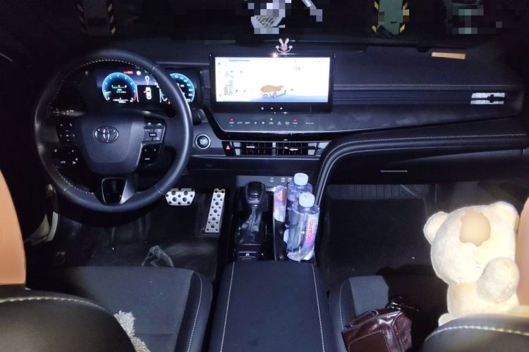 Used Toyota Camry 2024 2.0S Sport Edition Center Console