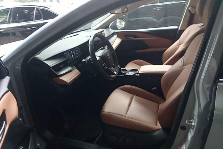 Used Toyota Camry 2024 Dual-Motor 2.0 HG Premium Edition Driver Seat