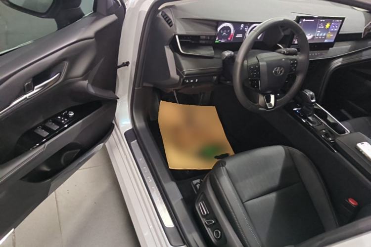 Used Toyota Camry 2024 Dual-Motor 2.0 HG Premium Edition Driver Seat