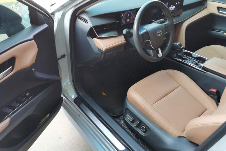 Used Toyota Camry 2024 Dual-Motor 2.0 HGVP Luxury Edition Driver Seat