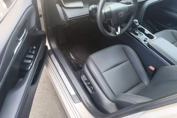 Used Toyota Camry 2024 Dual-Motor 2.0 HGVP Luxury Edition Driver Seat