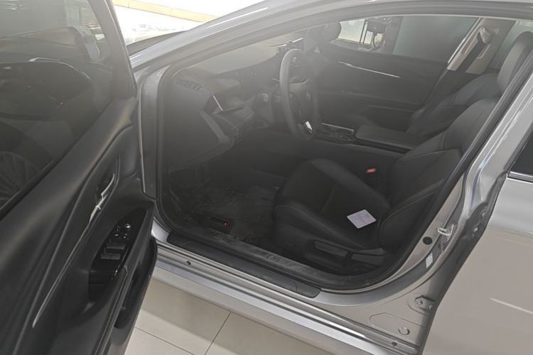 Used Toyota Camry 2024 2.0E Elite Edition Driver Seat