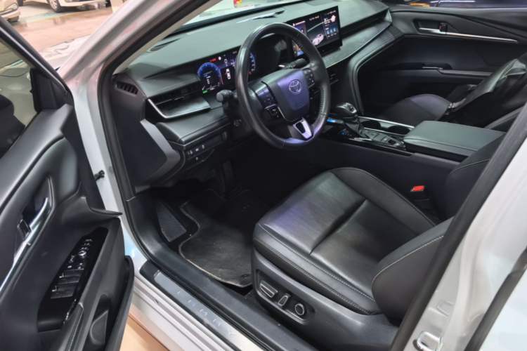 Used Toyota Camry 2024 Dual-Motor 2.0 HG Premium Edition Driver Seat
