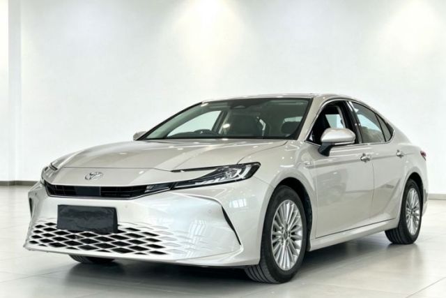 Used Toyota Camry 2024 Dual-Motor 2.0 HGVP Luxury Edition