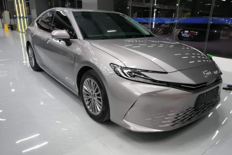 Used Toyota Camry 2024 Dual-Motor 2.0 HGVP Luxury Edition Exterior 1
