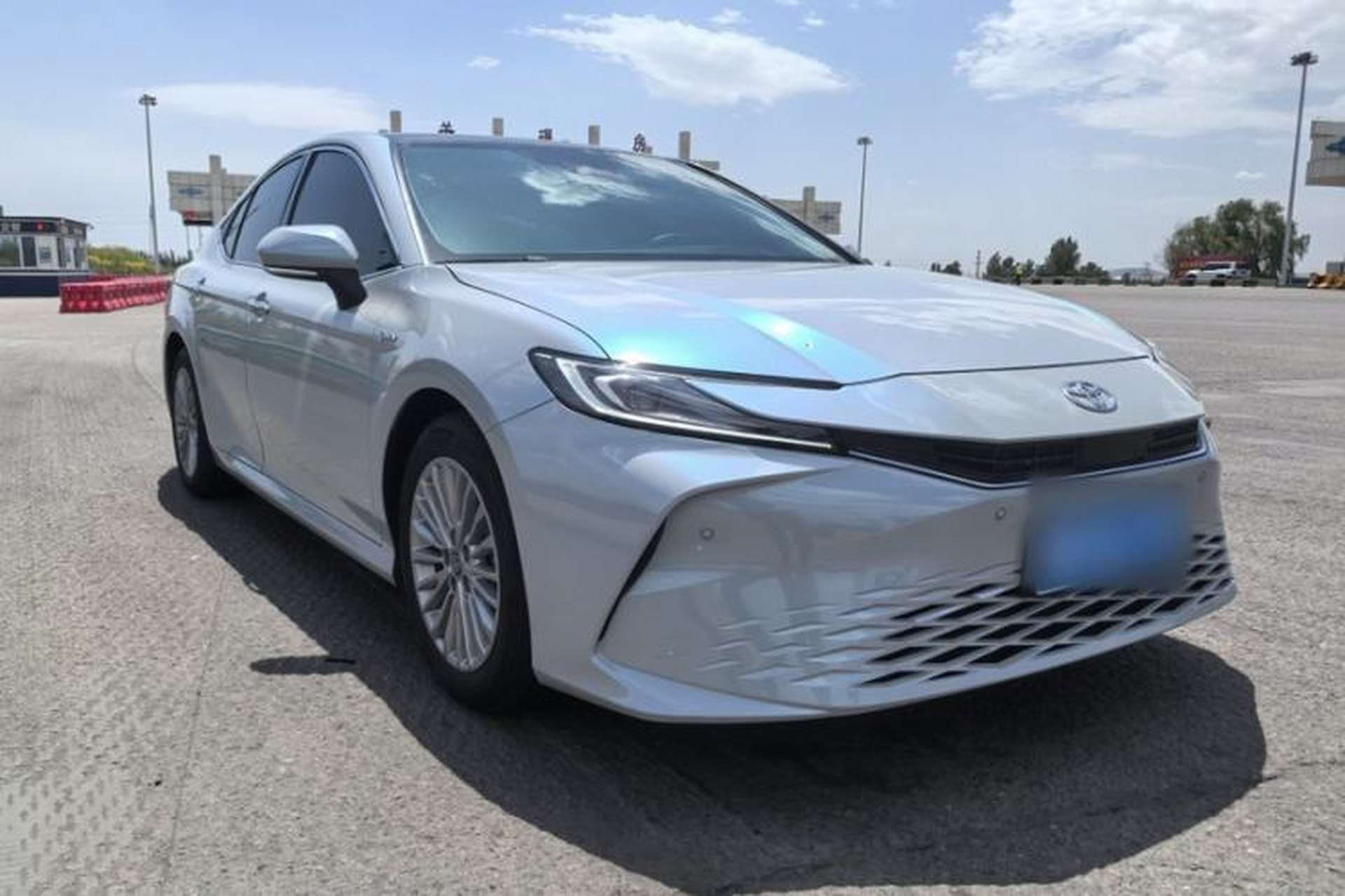 Used Toyota Camry 2024 Dual-Motor 2.0 HG Premium Edition Exterior 1
