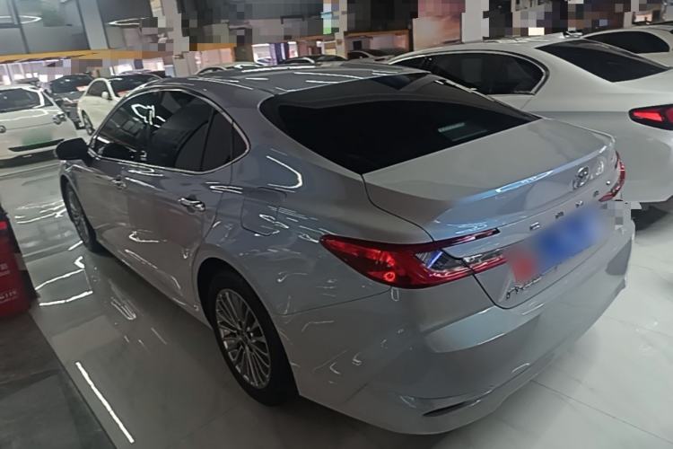 Used Toyota Camry 2024 Dual-Motor 2.0 HGVP Luxury Edition Exterior 2