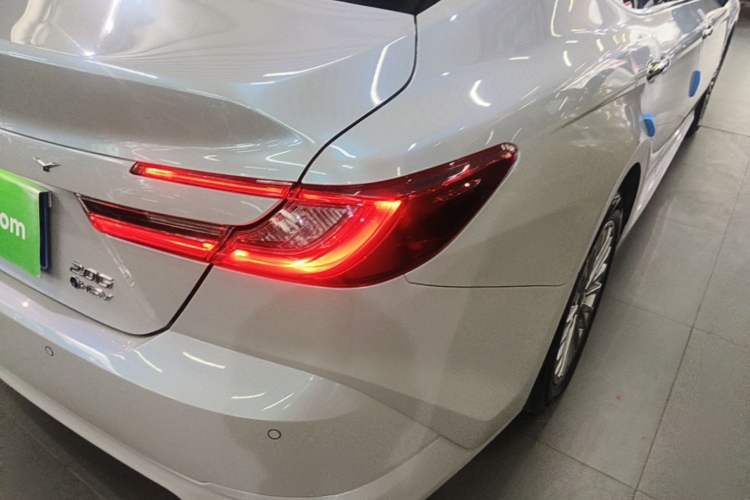 Used Toyota Camry 2024 Dual-Motor 2.0 HG Premium Edition Exterior 3