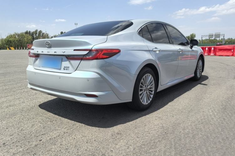 Used Toyota Camry 2024 Dual-Motor 2.0 HG Premium Edition Exterior 3