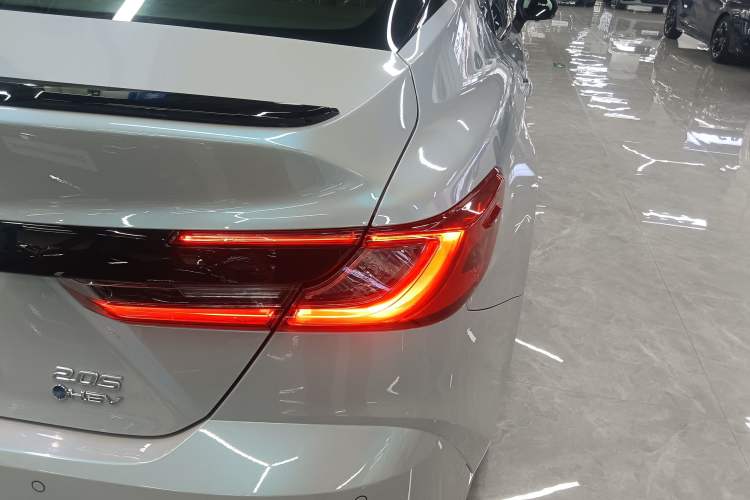 Used Toyota Camry 2024 Dual-Motor 2.0 HXS Sport Plus Edition Exterior 3