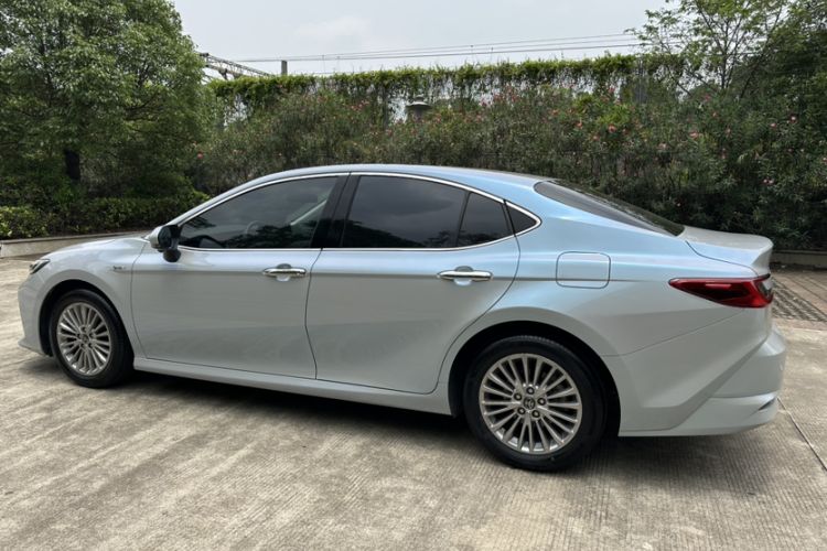 Used Toyota Camry 2024 Dual-Motor 2.0 HGVP Luxury Edition Exterior 8