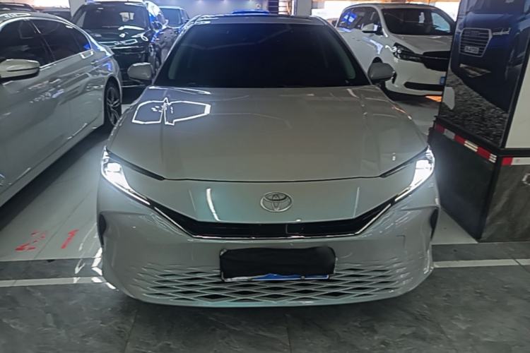 Used Toyota Camry 2024 Dual-Motor 2.0 HGVP Luxury Edition Front