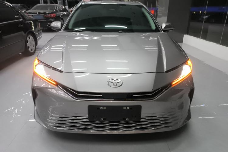 Used Toyota Camry 2024 Dual-Motor 2.0 HGVP Luxury Edition Front