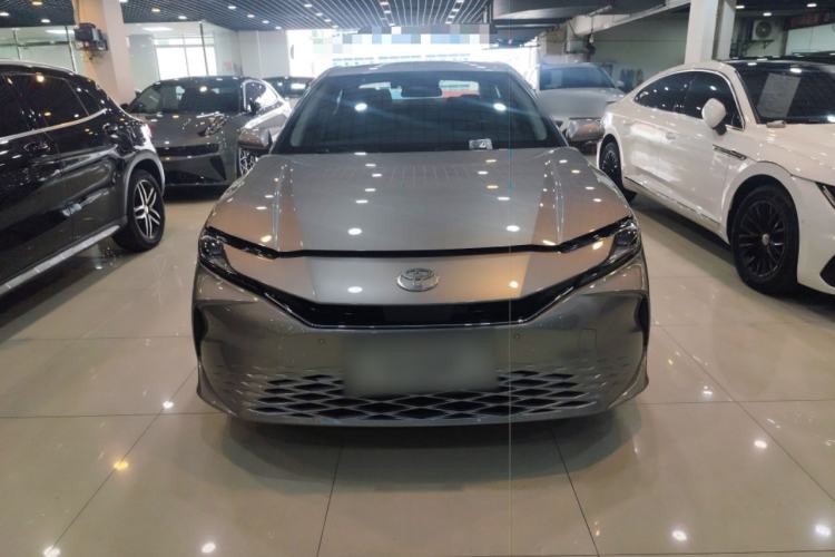 Used Toyota Camry 2024 Dual-Motor 2.0 HGVP Luxury Edition Front