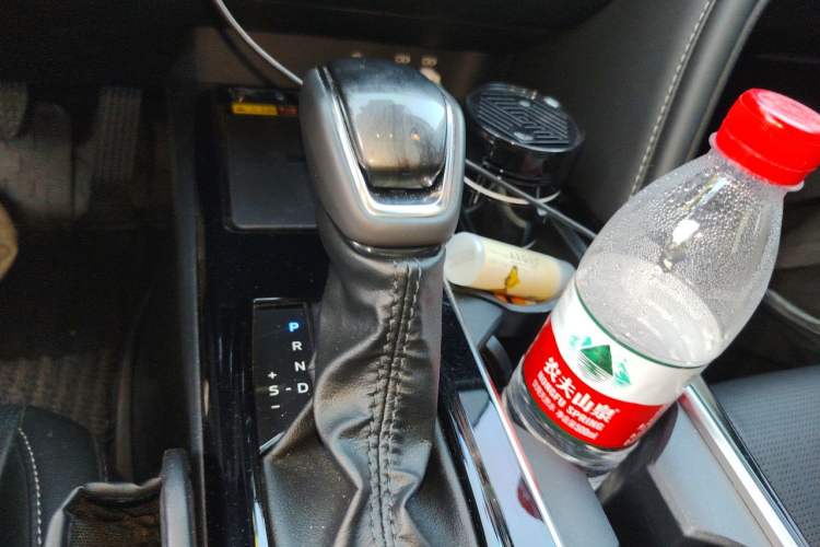 Used Toyota Camry 2024 Dual-Motor 2.0 HG Premium Edition Gear Lever
