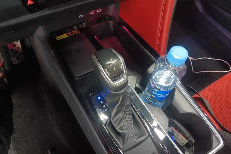 Used Toyota Camry 2024 Dual-Motor 2.0 HXS Sport Plus Edition Gear Lever