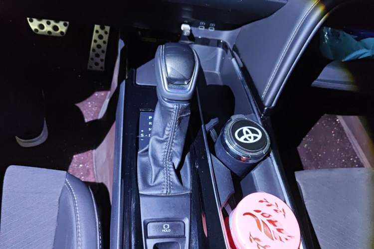 Used Toyota Camry 2024 Dual-Motor 2.0HS Sport Edition Gear Lever