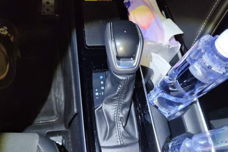 Used Toyota Camry 2024 2.0S Sport Edition Gear Lever