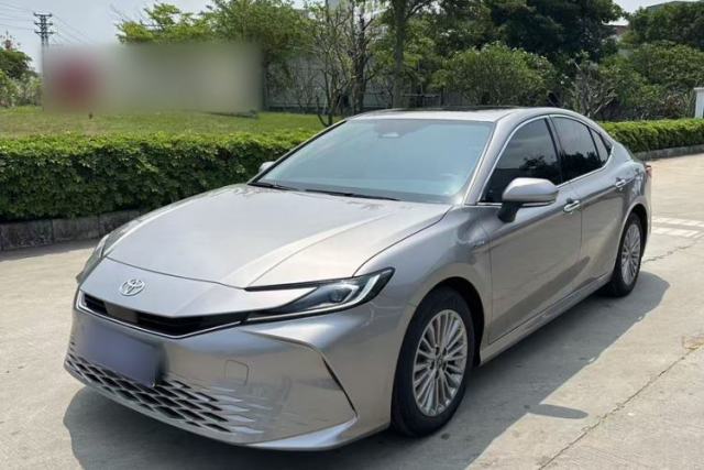 Used Toyota Camry 2024 Dual-Motor 2.0 HGVP Luxury Edition