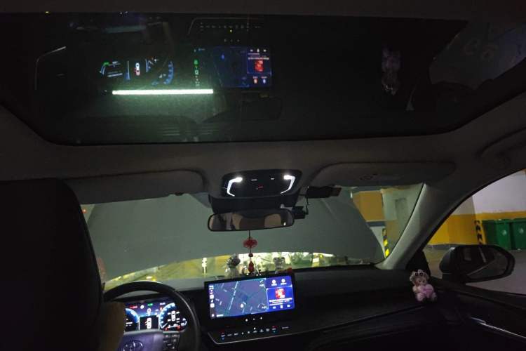 Used Toyota Camry 2024 2.0G Prestige Edition Headliner