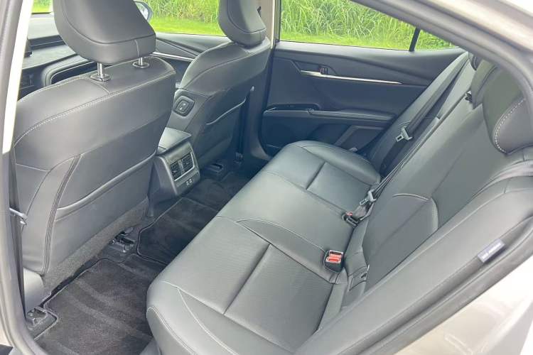 Used Toyota Camry 2024 Dual-Motor 2.0 HGVP Luxury Edition Headliner