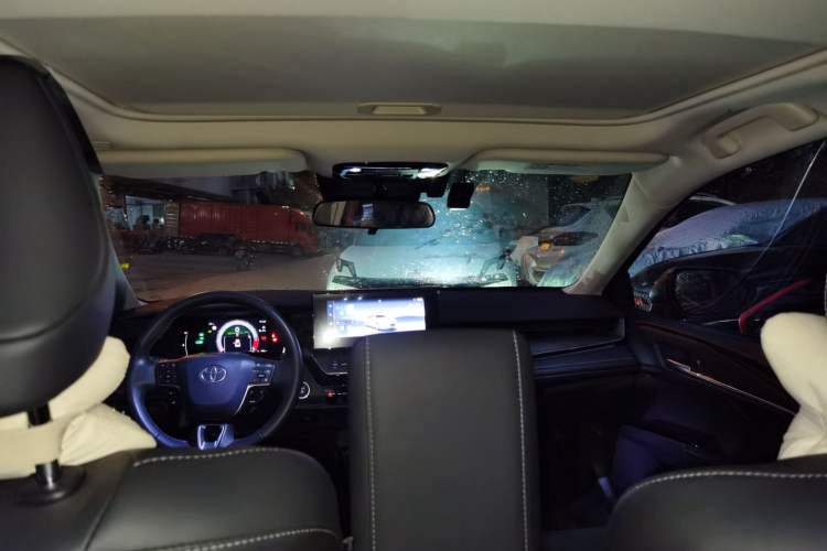 Used Toyota Camry 2024 2.0 GVP Luxury Edition Headliner