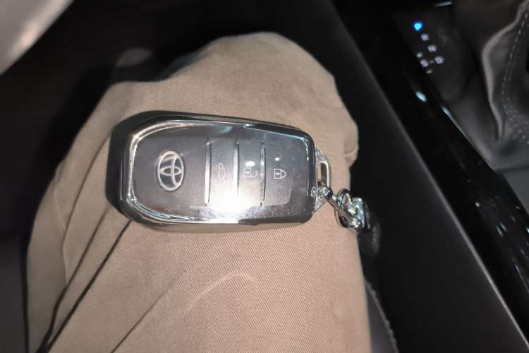 Used Toyota Camry 2024 Dual-Motor 2.0 HGVP Luxury Edition Interior 1