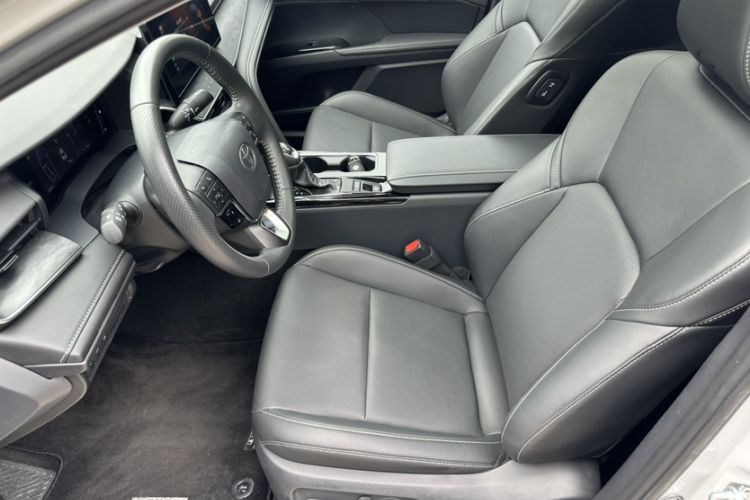Used Toyota Camry 2024 Dual-Motor 2.0 HGVP Luxury Edition Interior 10