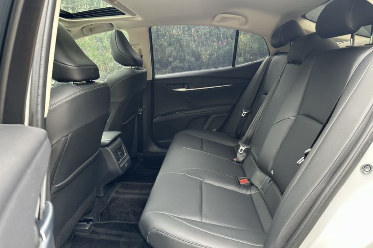 Used Toyota Camry 2024 Dual-Motor 2.0 HGVP Luxury Edition Interior 15