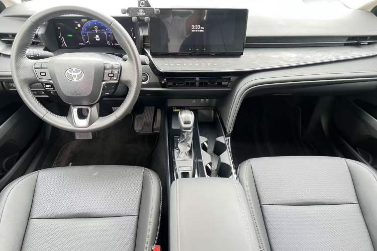 Used Toyota Camry 2024 Dual-Motor 2.0 HGVP Luxury Edition Interior 2