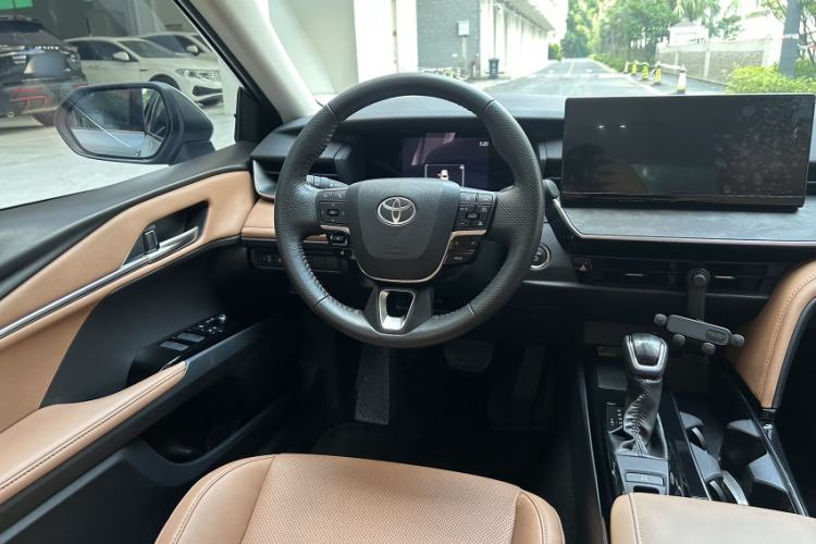 Used Toyota Camry 2024 Dual-Motor 2.0 HGVP Luxury Edition Interior 3