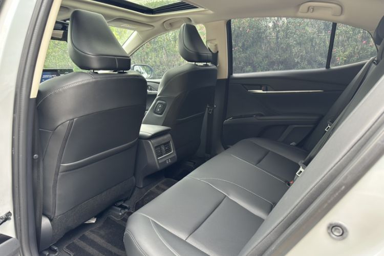 Used Toyota Camry 2024 Dual-Motor 2.0 HGVP Luxury Edition Interior 5
