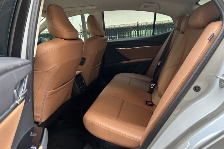 Used Toyota Camry 2024 Dual-Motor 2.0 HGVP Luxury Edition Interior 6