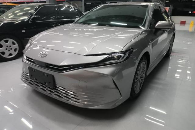 Used Toyota Camry 2024 Dual-Motor 2.0 HGVP Luxury Edition