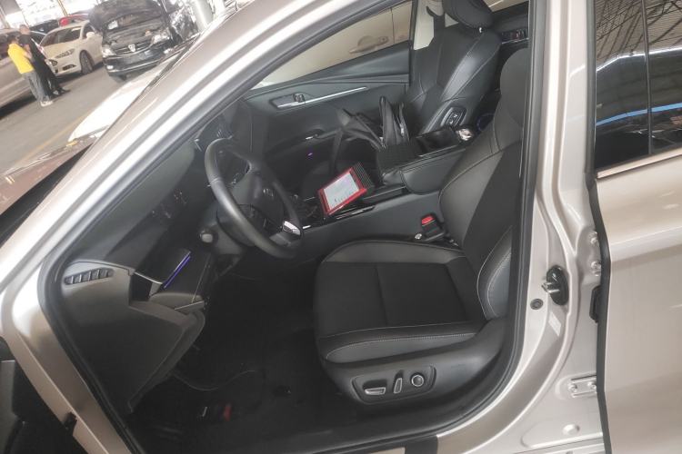 Used Toyota Camry 2024 Dual-Motor 2.0 HGVP Luxury Edition Left Front Seat