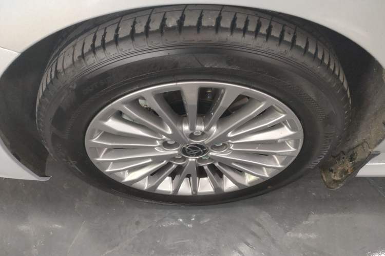 Used Toyota Camry 2024 Dual-Motor 2.0 HGVP Luxury Edition Left Front Wheel Hub