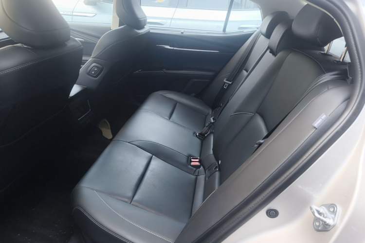 Used Toyota Camry 2024 Dual-Motor 2.0 HGVP Luxury Edition Left Rear Seat