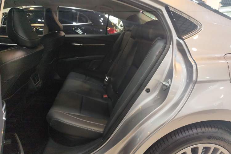 Used Toyota Camry 2024 Dual-Motor 2.0 HGVP Luxury Edition Left Rear Seat