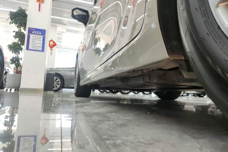 Used Toyota Camry 2024 Dual-Motor 2.0 HGVP Luxury Edition Left Side Sill