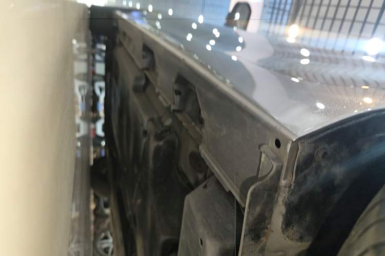 Used Toyota Camry 2024 Dual-Motor 2.0 HGVP Luxury Edition Left Side Sill