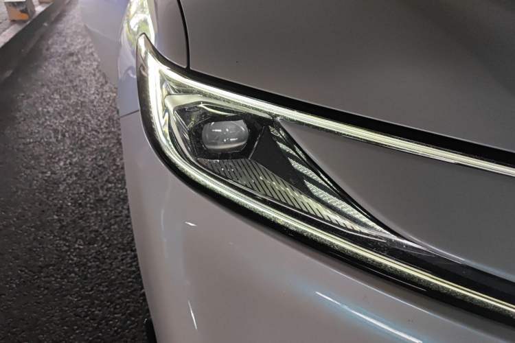Used Toyota Camry 2024 Dual-Motor 2.0HS Sport Edition Right Front Headlight
