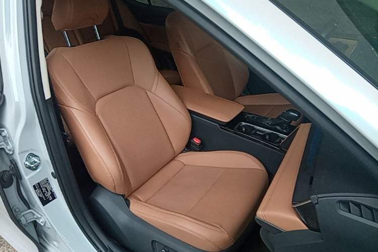 Used Toyota Camry 2024 Dual-Motor 2.0 HG Premium Edition Right Front Seat