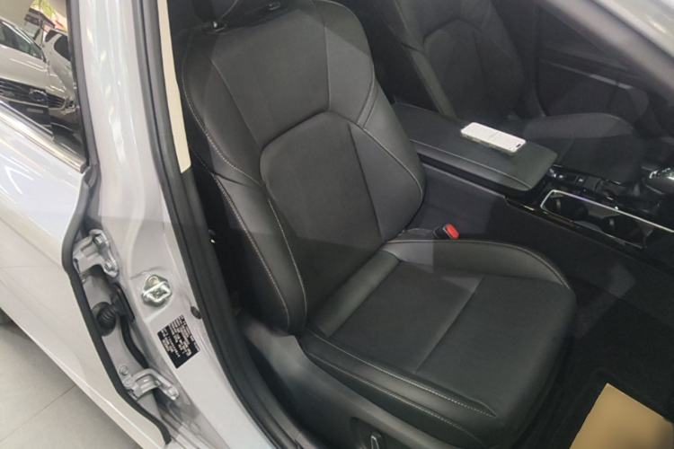 Used Toyota Camry 2024 Dual-Motor 2.0 HG Premium Edition Right Front Seat