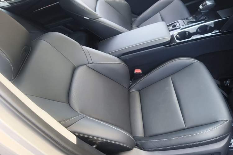 Used Toyota Camry 2024 Dual-Motor 2.0 HGVP Luxury Edition Right Front Seat