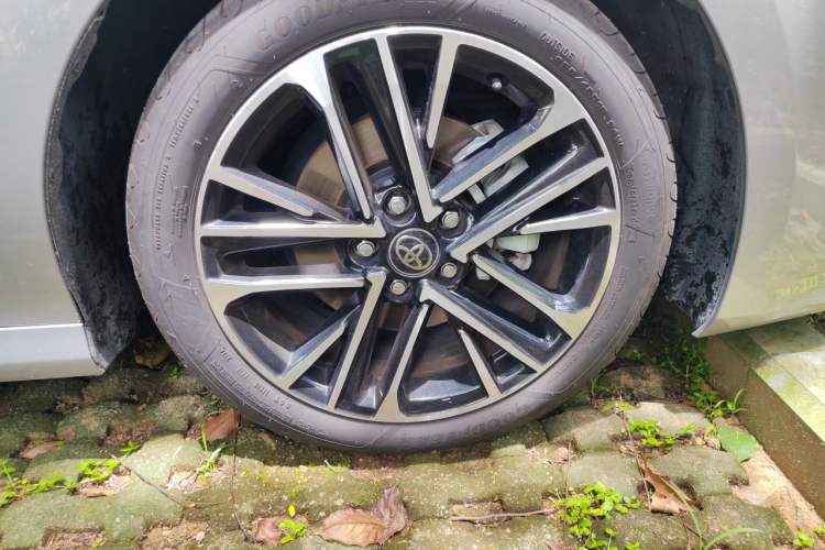 Used Toyota Camry 2024 Dual-Motor 2.0 HG Premium Edition Right Front Wheel Hub